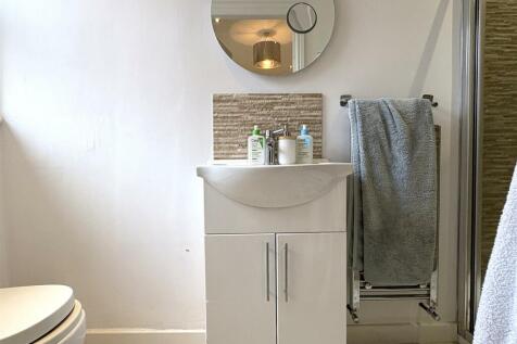 EN SUITE SHOWER/WC