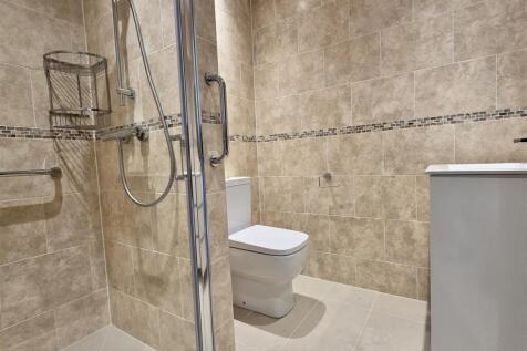 EN SUITE SHOWER/WC