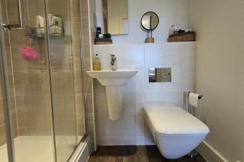 EN SUITE SHOWER/WC