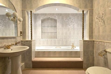 BATHROOM/WC