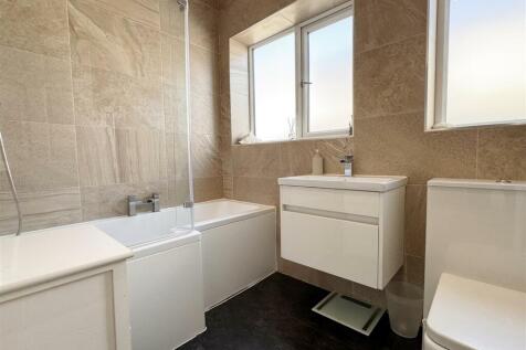 BATHROOM/WC
