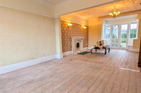 THROUGH RECEPTION ROOM