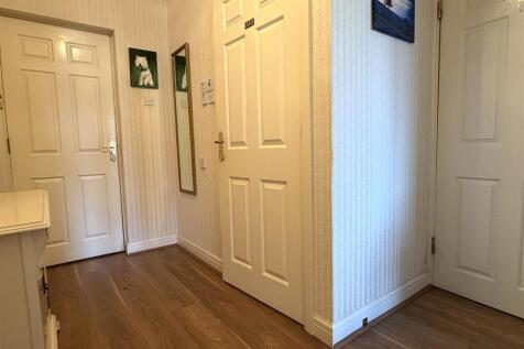 PRIVATE ENTRANCE HALLWAY