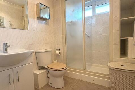 SHOWER ROOM/WC