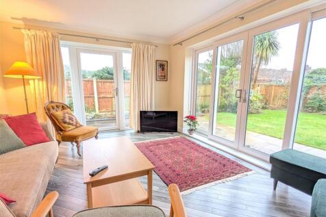 DINING/SITTING AREA