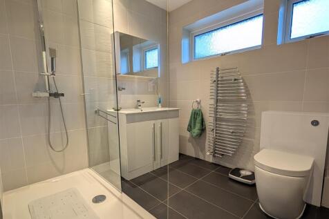 SHOWER ROOM/WC