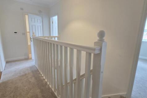 2ND FLOOR LANDING