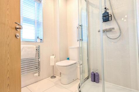 EN SUITE SHOWER/WC