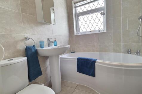 BATHROOM/WC