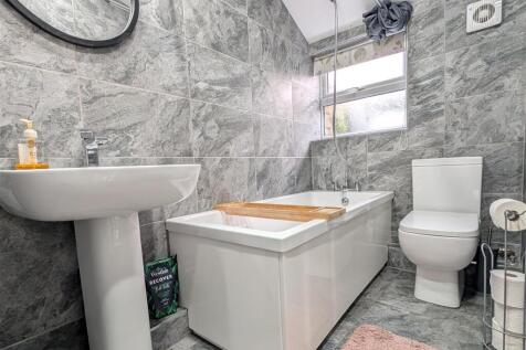 BATHROOM/WC