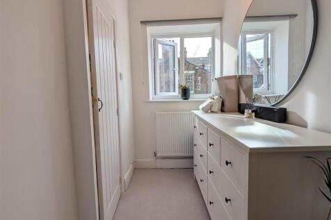 DRESSING AREA