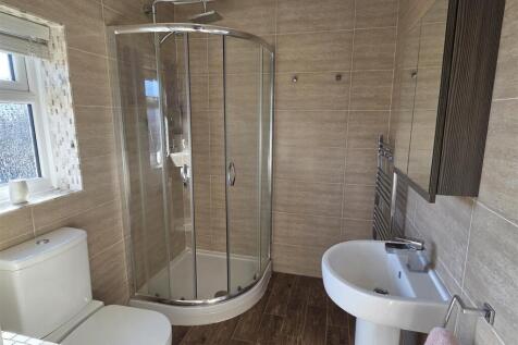 SHOWER ROOM/WC