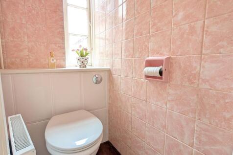 SEPARATE WC