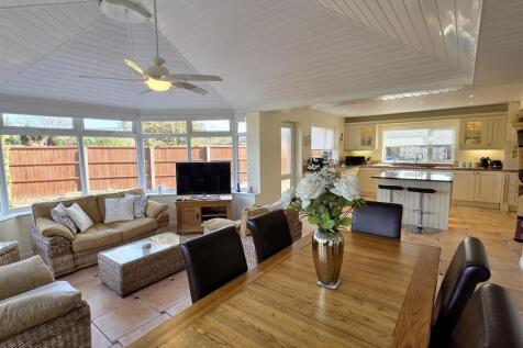 EXTENDED OPEN PLAN LIVING KITCHEN