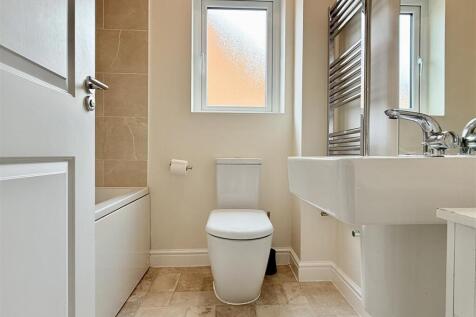 BATHROOM/WC
