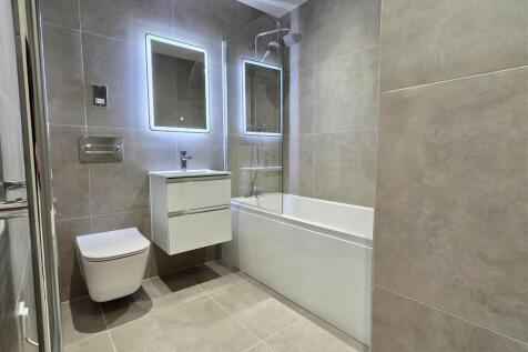 BATHROOM/WC