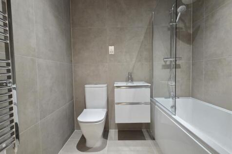 BATHROOM/WC