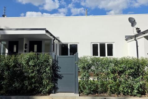 2 Woodside View