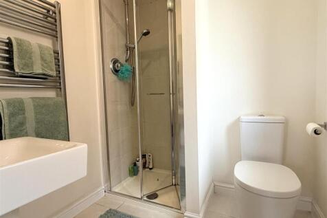 EN SUITE SHOWER/WC
