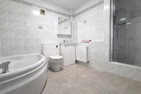 BATHROOM/WC