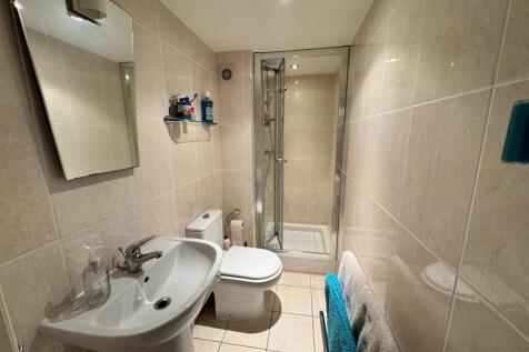SHOWER ROOM/WC