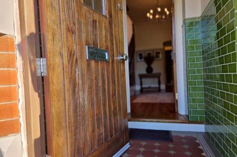 ENTRANCE VESTIBULE