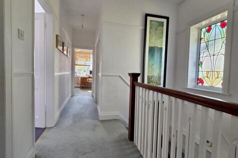 FIRST FLOOR LANDING