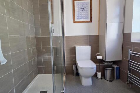 BATHROOM/WC