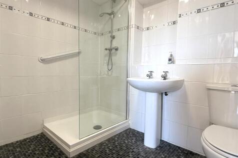 SHOWER ROOM/WC