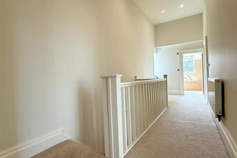 PRIVATE ENTRANCE HALLWAY