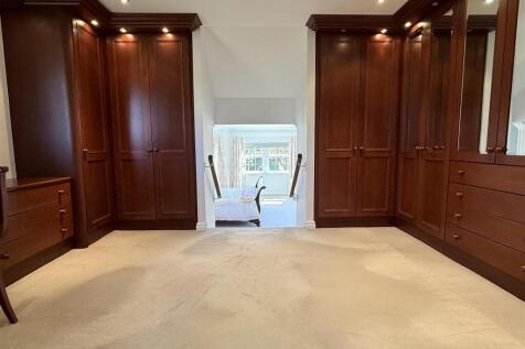 DRESSING ROOM
