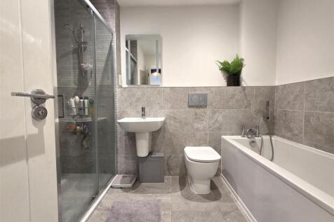 BATHROOM/WC