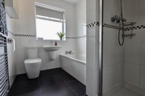 BATHROOM/WC