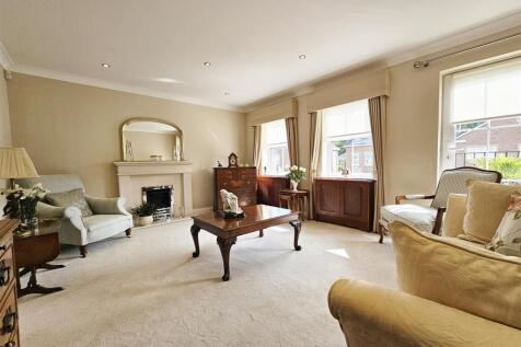 FIRST FLOOR LOUNGE