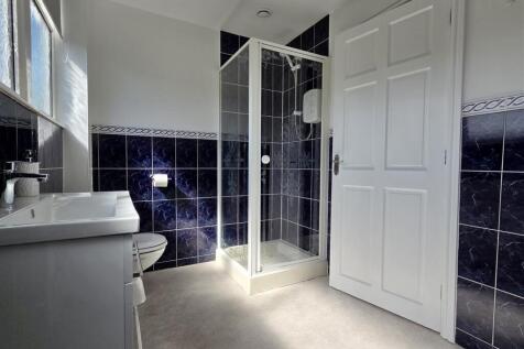 BATHROOM/WC