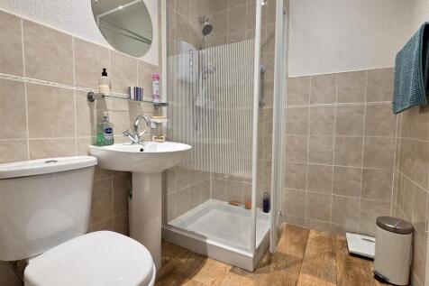SHOWER ROOM/WC