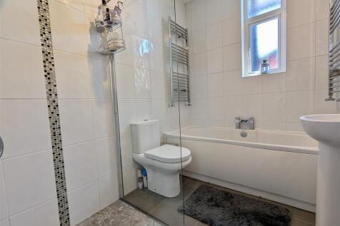 BATHROOM/WC