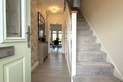 ENTRANCE HALLWAY
