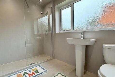 SHOWER ROOM/WC