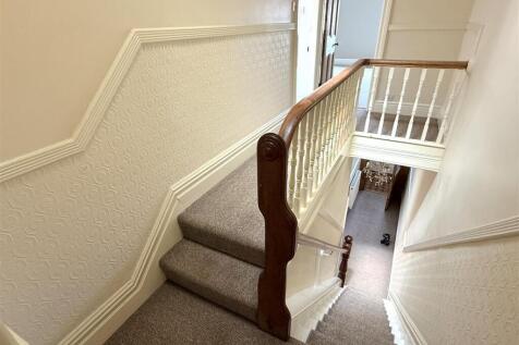 FIRST FLOOR LANDING