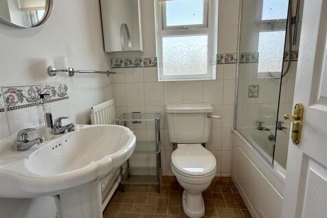 BATHROOM/WC