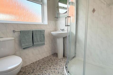 SHOWER ROOM/WC