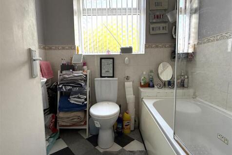 BATHROOM/WC