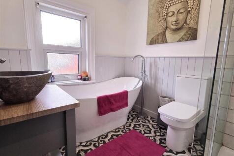 BATHROOM/WC