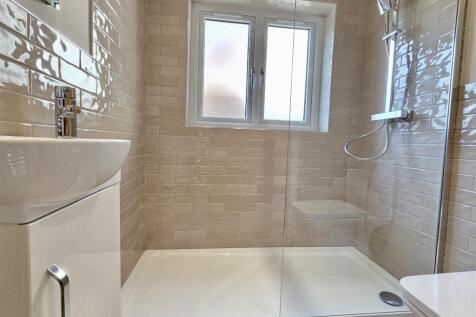 SHOWER ROOM/WC
