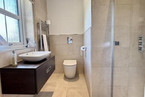 EN SUITE SHOWER/WC