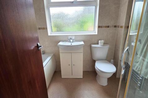 BATHROOM/WC