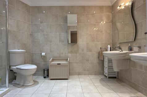 SHOWER ROOM/WC