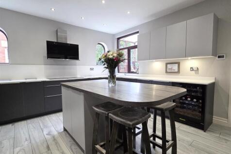 BREAKFAST KITCHEN