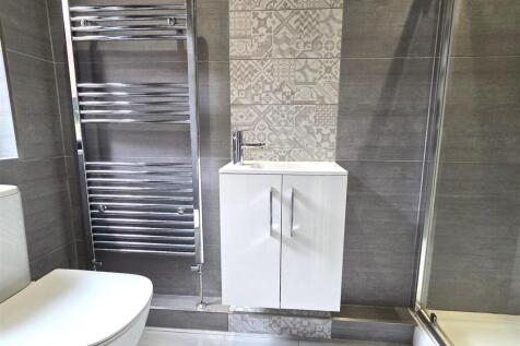 SHOWER ROOM/WC